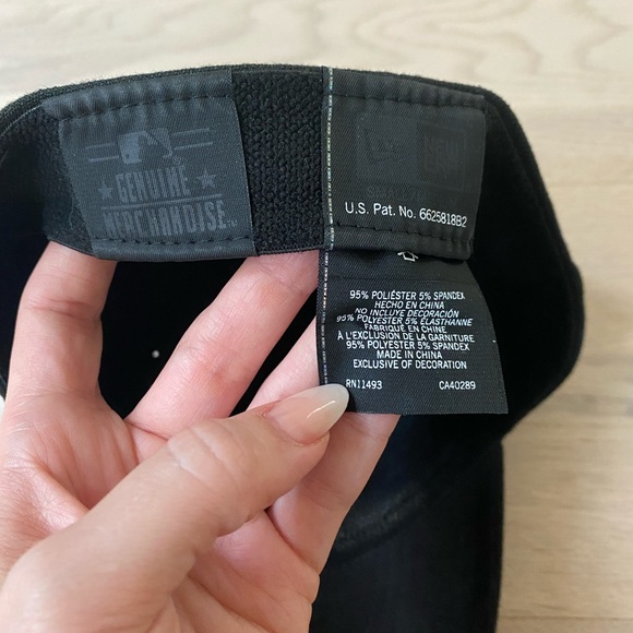 Boston Red Sox Hat - Picture 4 of 4